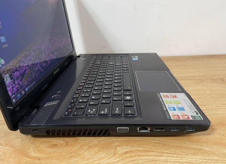 聯(lián)想Y580筆記本 i5三代8G內(nèi)存 240G固態(tài) 聯(lián)想Y580筆記本 i5三代8G內(nèi)存 240G固態(tài)