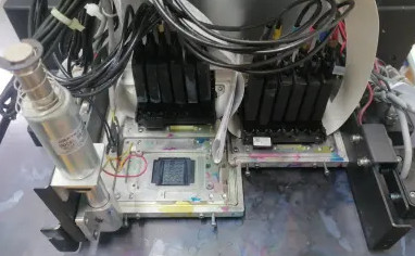 9060的UV打印機(jī) 9060的UV打印機(jī)